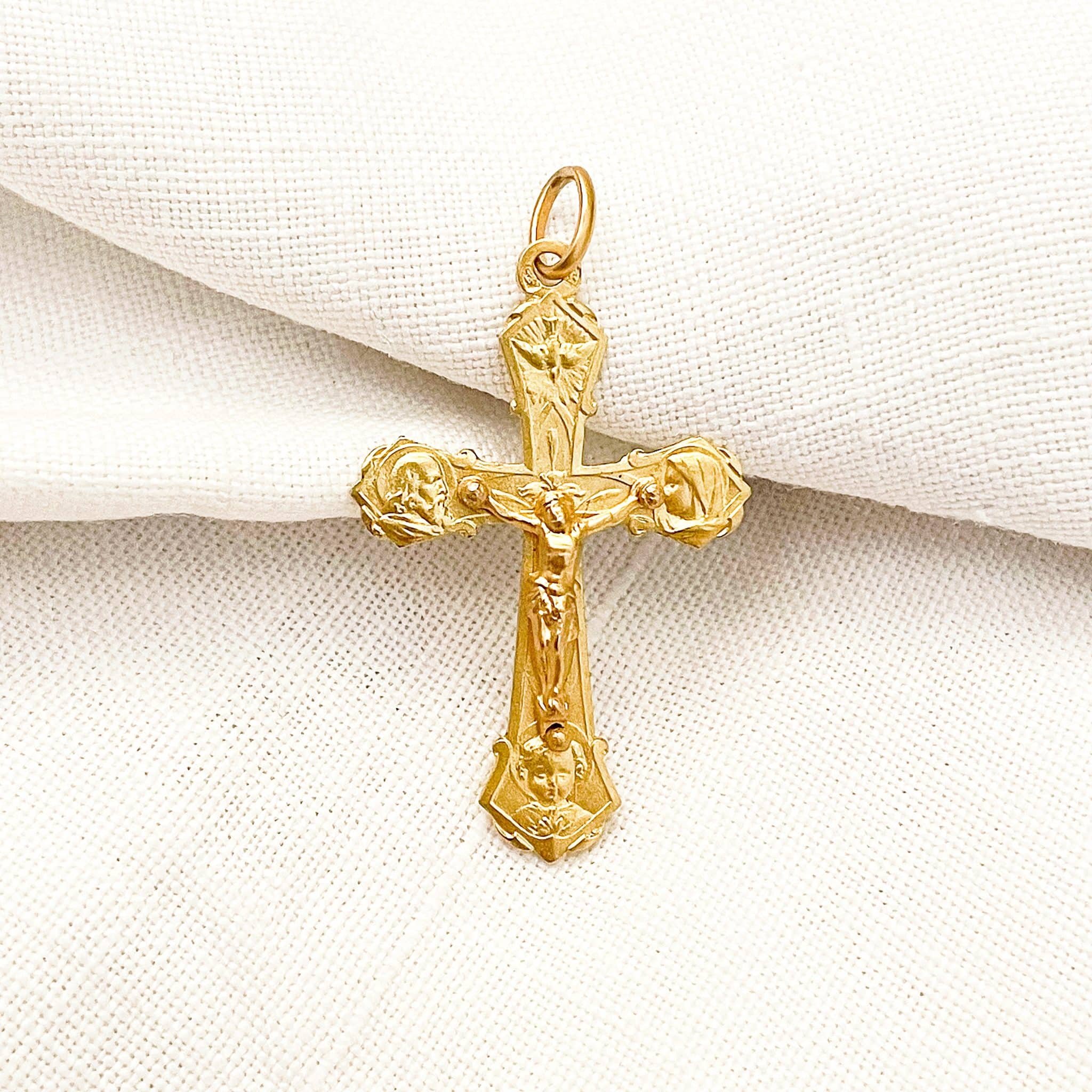 Croix ancienne en or