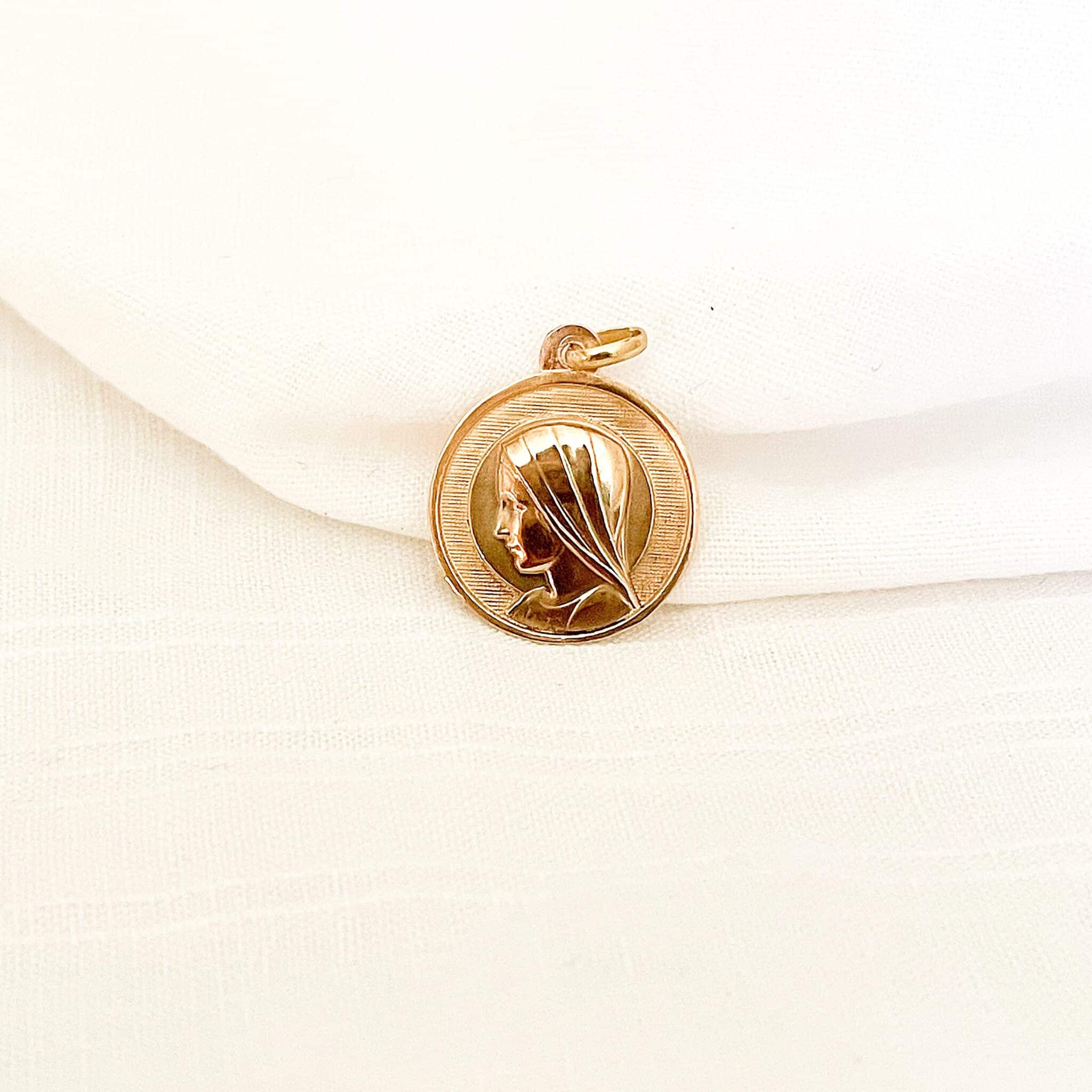 Médaille en or rose de la Vierge Marie