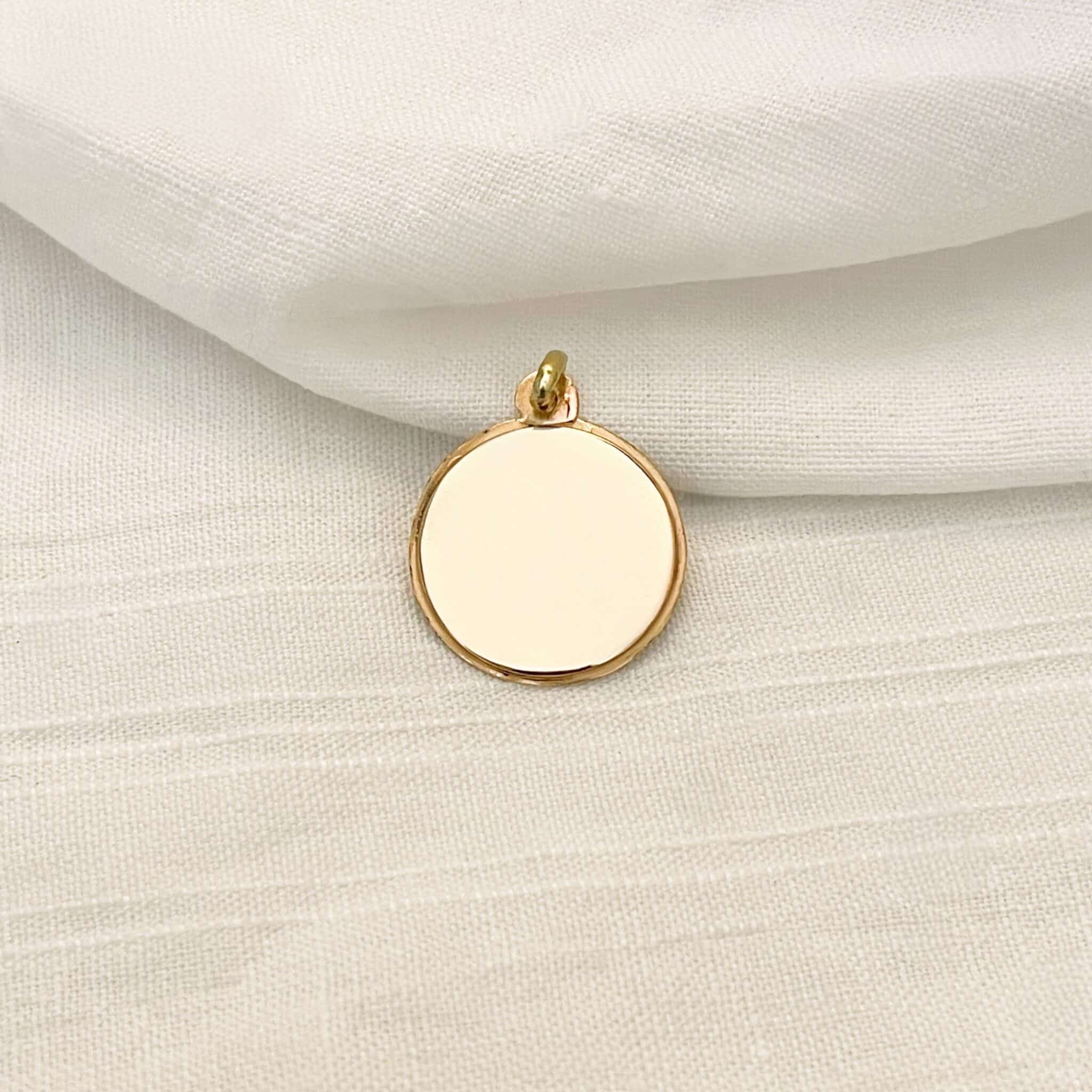 médaille en or de la vierge marie