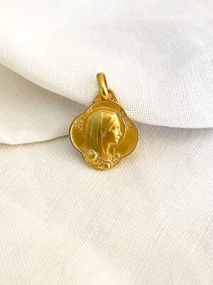 Médaille ancienne quadrilobee de la Vierge en or