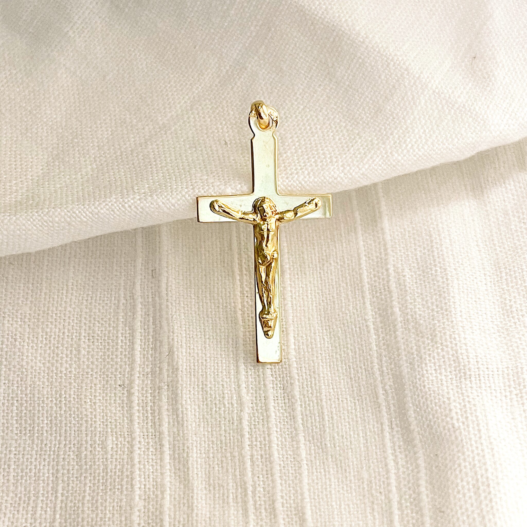 Croix simple en or