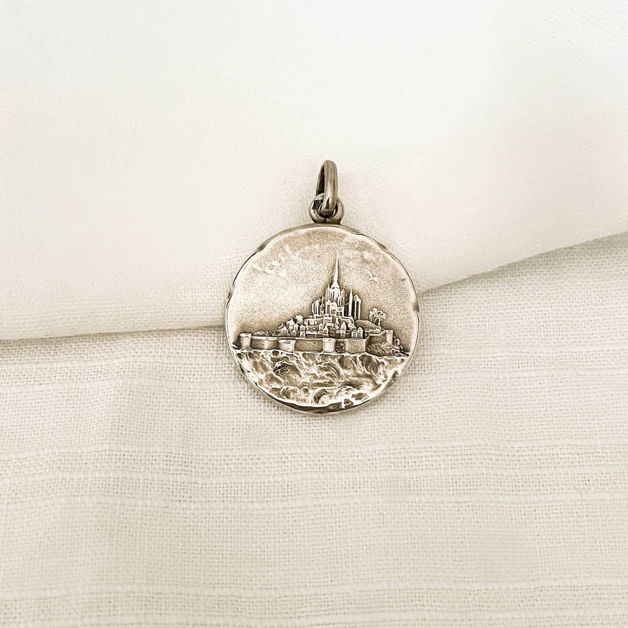 Médaille de Saint Michel en argent massif