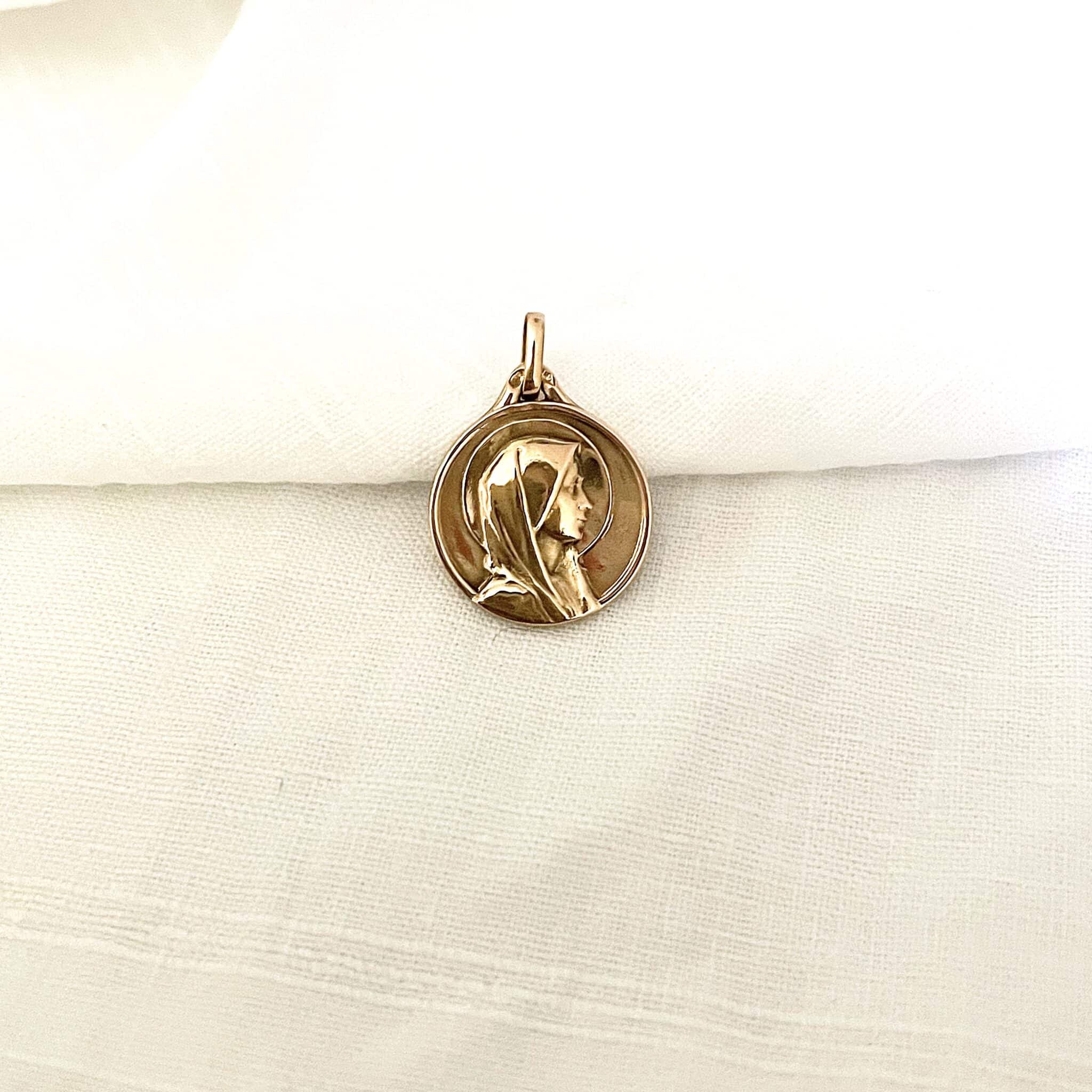 Petite médaille en or de la Vierge Marie
